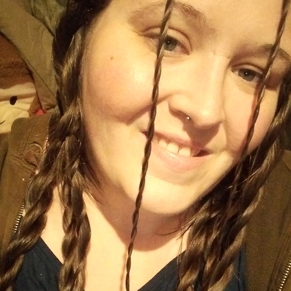 Meet your Posher, Shannon - Picture 3 of 3